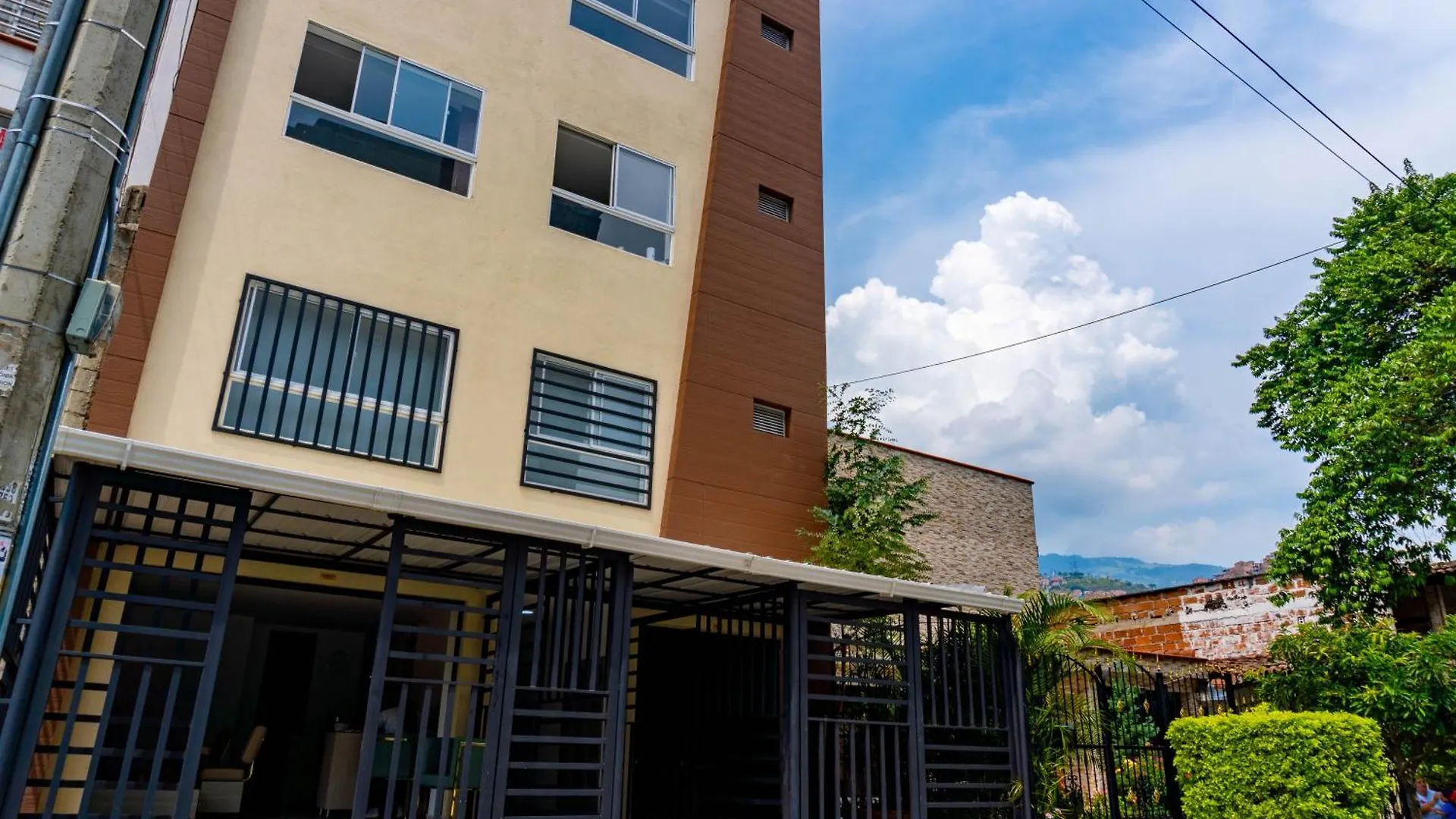 Apartamentos San Javier メデジン